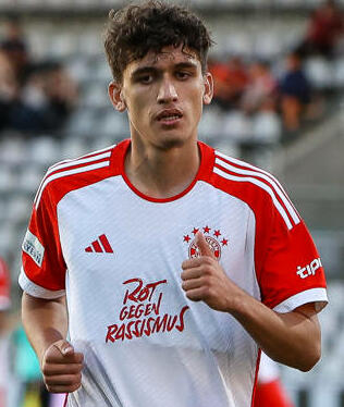 Profilbild: Younes Aitamer