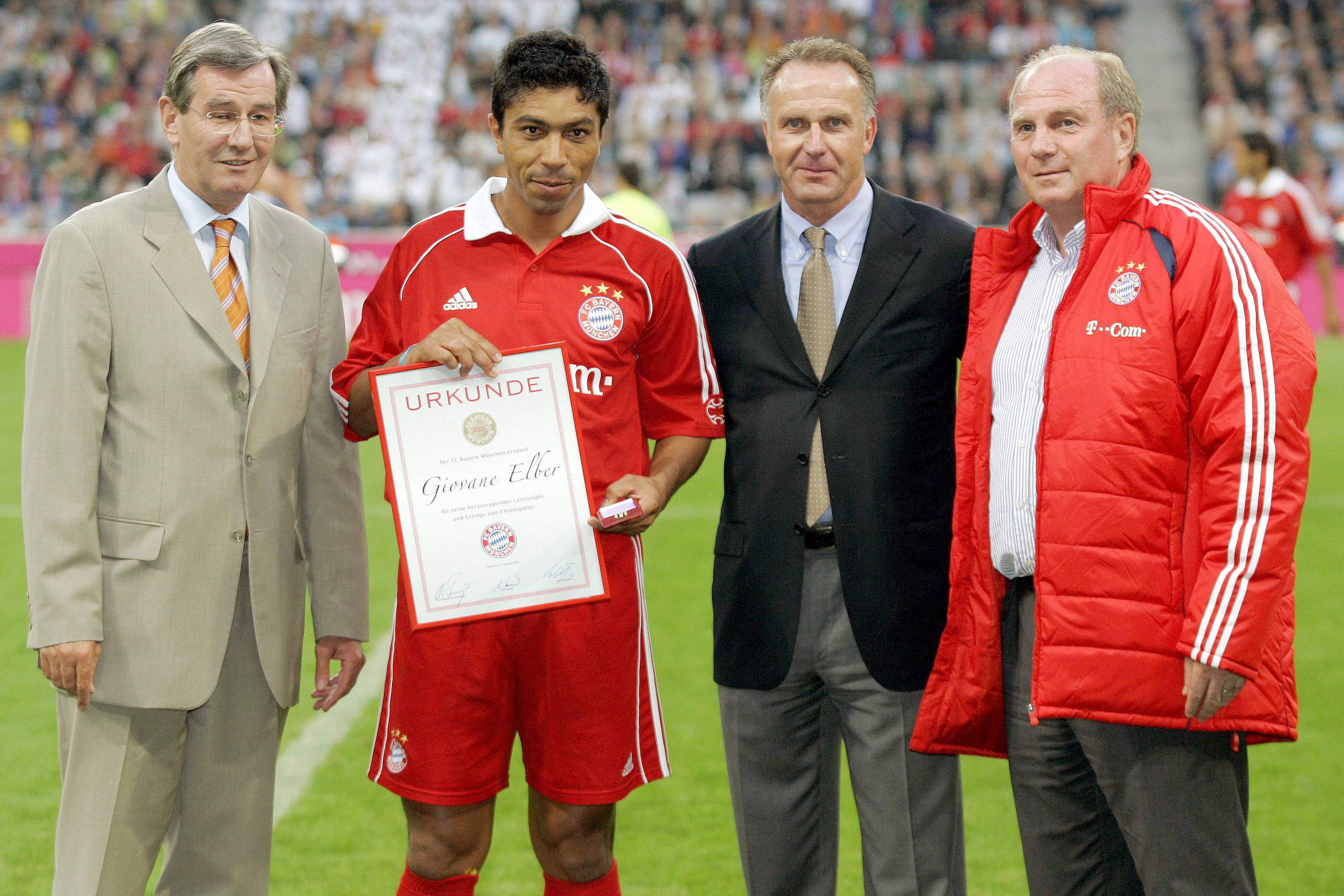 Giovane Elber nach dem Champions-League-Sieg des FC Bayern München 2001. 