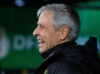 Trifft mit Dortmund auf den VfL Wolfsburg: BVB-Coach Lucien Favre. Foto: Guido Kirchner/dpa Trifft mit Dortmund auf den VfL Wolfsburg: BVB-Coach Lucien Favre. Foto: Guido Kirchner/dpa