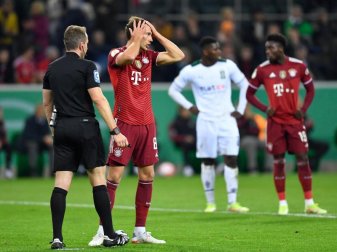 Ein Einsatz von Bayerns Leon Goretzka (2.v.l.) gegen Union Berlin ist noch ungewiss. Foto: Marius Becker/dpa