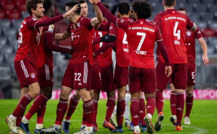 Die Bayern wollen in Stuttgart die Herbstmeisterschaft perfekt machen. Foto: Sven Hoppe/dpa