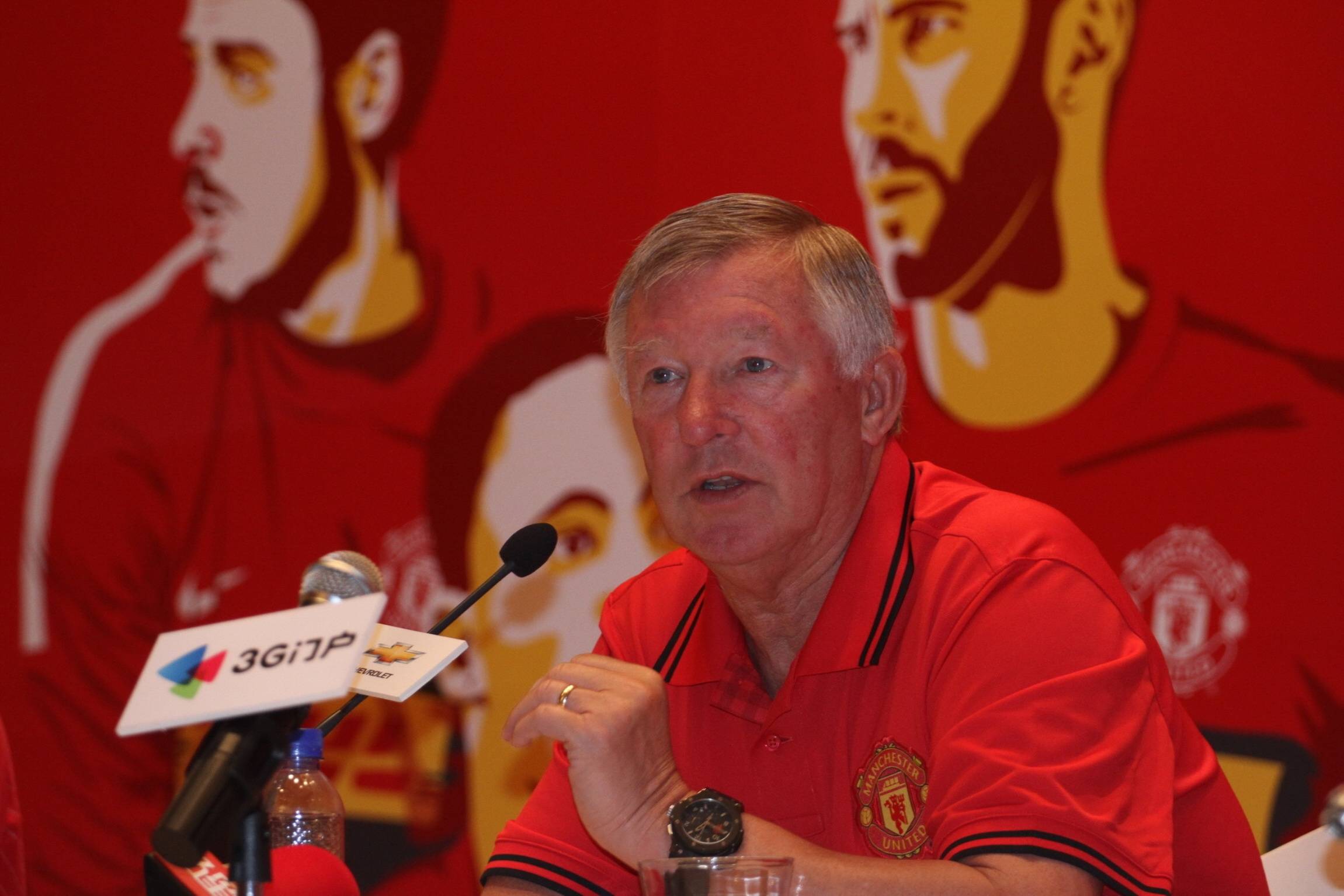 Marcello Lippi, Trainer Juventus Turin, über Sir Alex Ferguson, der in der Kabine von Manchester United einen Fußballschuh an den Kopf von David Beckham trat.