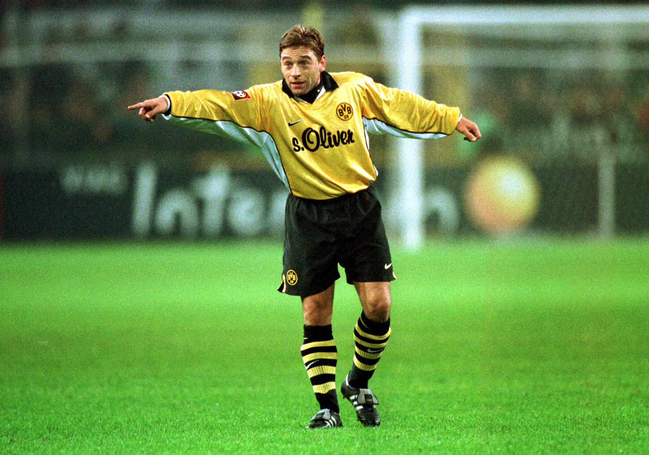 Thomas Häßler über den tiefergelegten Rasen