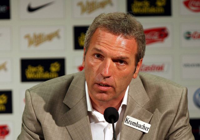 Ernst Middendorp zu einem Reporter