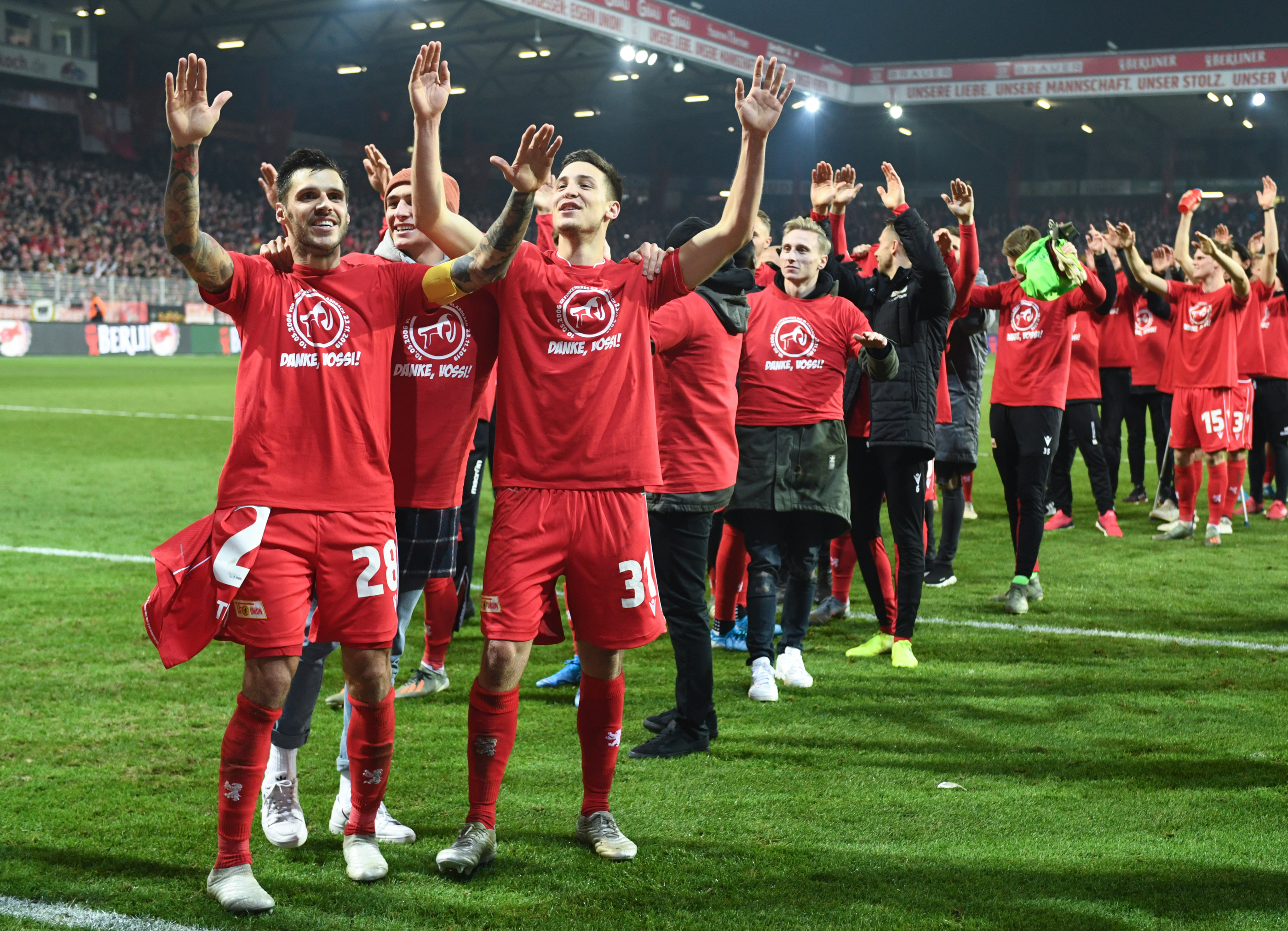 Fans von Union Berlin Spruchband beim Spiel Heimspiel gegen Jahn Regensburg