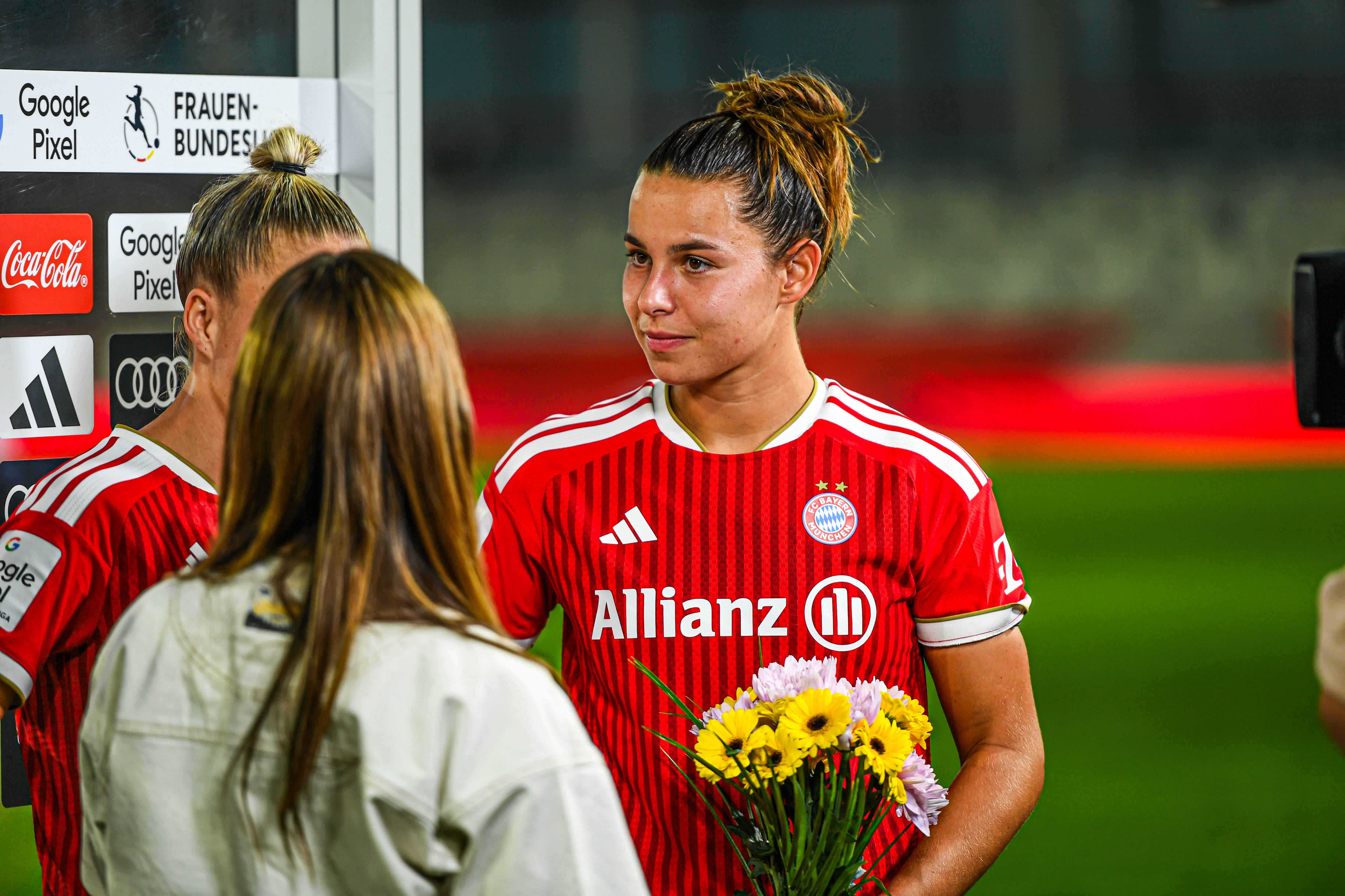 emotionales-comeback-nach-zehn-monaten-lena-oberdorf-ist-zur-ck
