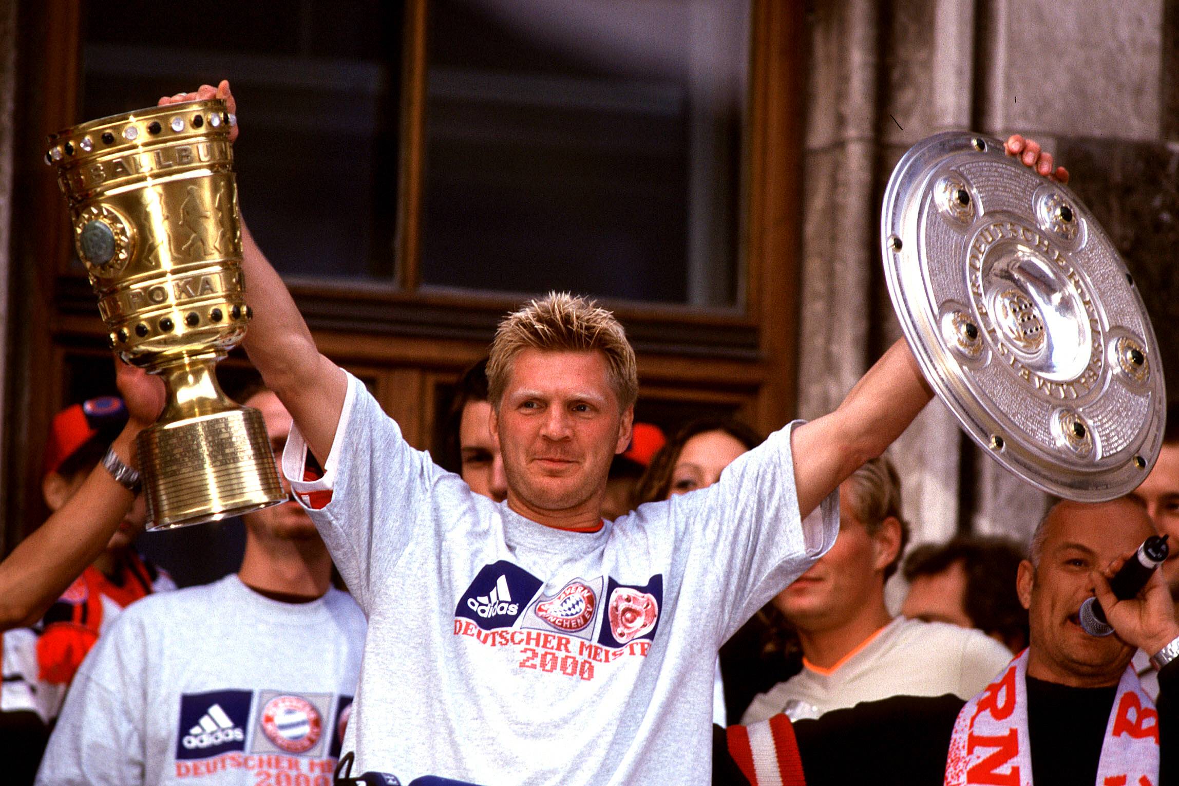 Stefan Effenberg 2001 über mögliche Neuzugänge beim FC Bayern. Zuvor hatte Franz Beckenbauer die Spielweise der Münchner als ,,Altherrenfußball" und ,,Uwe-Seeler-Traditionsmannschaft" abgekanzelt.