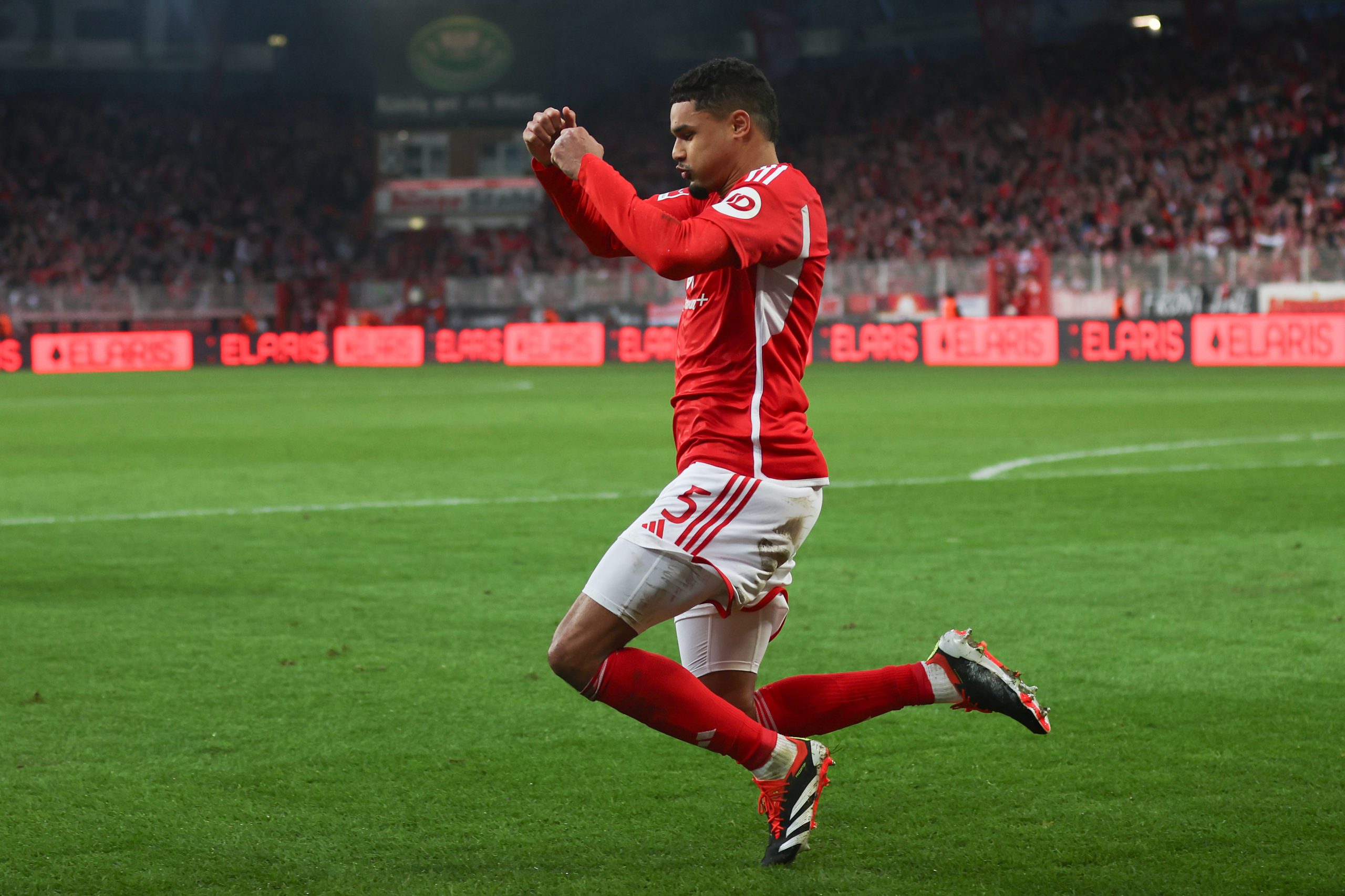 Union Berlin: Verlässt Doekhi die Eisernen im Sommer? - Fussballdaten Union Berlin: Verlässt Doekhi die Eisernen im Sommer? - Fussballdaten