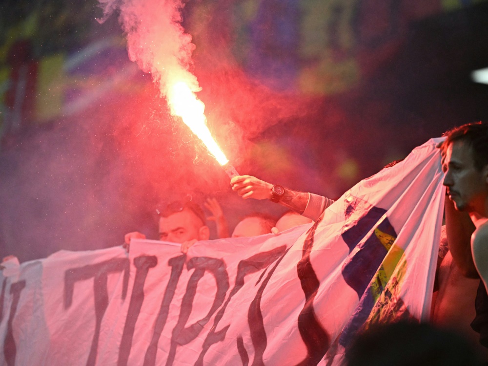 Norwegischer Fußball erlaubt Pyrotechnik - Fussballdaten