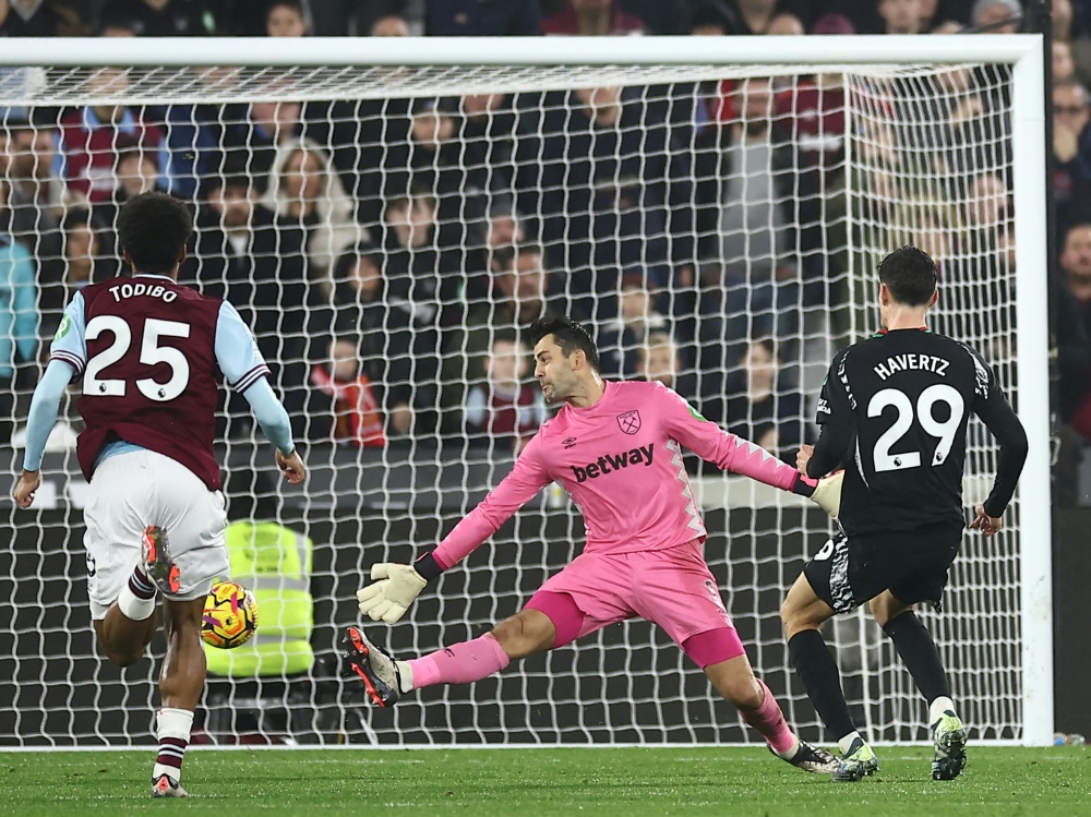 Dritter Sieg in einer Woche Arsenal springt auf Platz zwei Fussballdaten