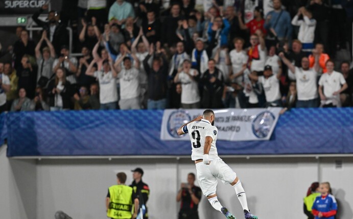 Real-Stürmer Karim Benzema jubelt über sein Tor zum 2:0 im UEFA-Supercup gegen Eintracht Frankfurt.