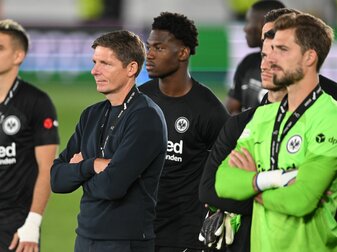 Eintracht-Coach Oliver Glasner und Torwart Kevin Trapp (r) stehen vor kräftezehrenden Wochen. Eintracht-Coach Oliver Glasner und Torwart Kevin Trapp (r) stehen vor kräftezehrenden Wochen.
