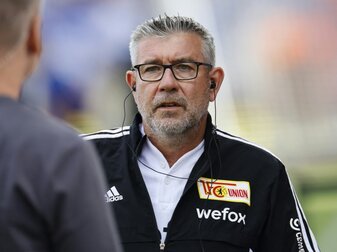 Fischer nach Derby-Sieg: "Muss die Mannschaft nicht bremsen" Fischer nach Derby-Sieg: "Muss die Mannschaft nicht bremsen"