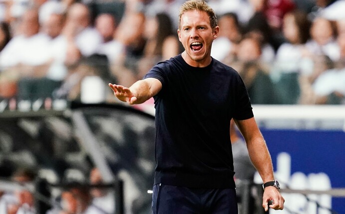Plant gegen Wolfsburg keine großen Veränderungen: Bayern-Coach Julian Nagelsmann.