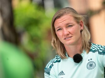 Zeigte sich an dem Interesse an ihrer Person selber überrascht: Alexandra Popp. Zeigte sich an dem Interesse an ihrer Person selber überrascht: Alexandra Popp.