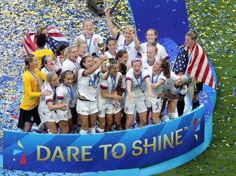 Die US-Fußballerinnen dürfen auf einen Geldregen hoffen. Die US-Fußballerinnen dürfen auf einen Geldregen hoffen.