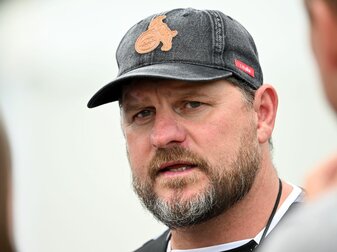 Kölns Trainer Steffen Baumgart spricht mit Journalisten nach einer Trainingseinheit. Kölns Trainer Steffen Baumgart spricht mit Journalisten nach einer Trainingseinheit.
