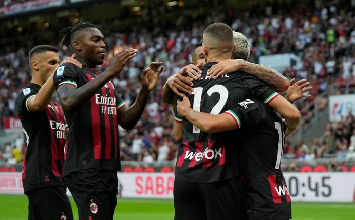 AC Mailand besiegte Udinese Calcio mit 4:2.