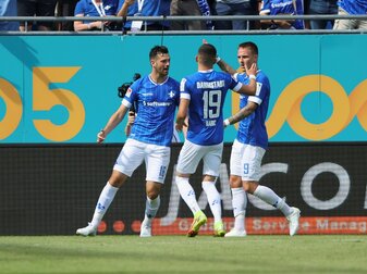 Kurioses Tor: Darmstadt rückt Richtung Spitze vor Kurioses Tor: Darmstadt rückt Richtung Spitze vor