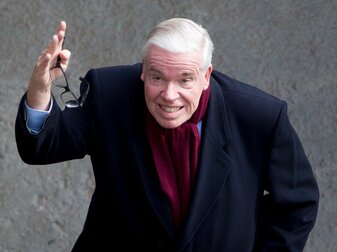 Der Unternehmer Klaus-Michael Kühne hat dem Hamburger SV ein finanzielles Angebot gemacht.