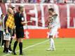 Leipzigs Dominik Szoboszlai (r) sah in der Partie gegen den 1. FC Köln die Rote Karte.