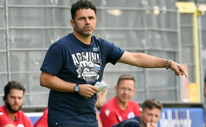 Wartet immer noch auf den ersten Punkt mit Bielefeld: Arminia-Coach Uli Forte.