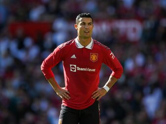 Cristiano Ronaldo steht noch bei Manchester United unter Vertrag. Cristiano Ronaldo steht noch bei Manchester United unter Vertrag.