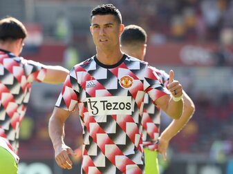 Fühlt sich im Trikot von Manchester United nicht mehr wohl und ist wechselwillig: Cristiano Ronaldo. Fühlt sich im Trikot von Manchester United nicht mehr wohl und ist wechselwillig: Cristiano Ronaldo.