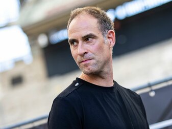 RB Leipzigs Geschäftsführer Oliver Mintzlaff ist auf der Suche nach einem Sportdirektor. RB Leipzigs Geschäftsführer Oliver Mintzlaff ist auf der Suche nach einem Sportdirektor.