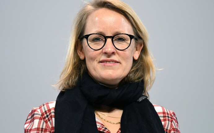Profifußball in der Energiekrise: Hopfen warnt