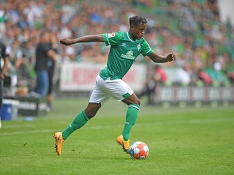 Ist seit 2014 bei Werder Bremen: Abdenego Nankishi am Ball. Ist seit 2014 bei Werder Bremen: Abdenego Nankishi am Ball.