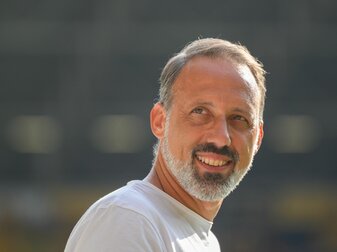 Trainer Pellegrino Matarazzo trifft mit dem VfB Stuttgart am dritten Spieltag auf den SC Freiburg. Trainer Pellegrino Matarazzo trifft mit dem VfB Stuttgart am dritten Spieltag auf den SC Freiburg.