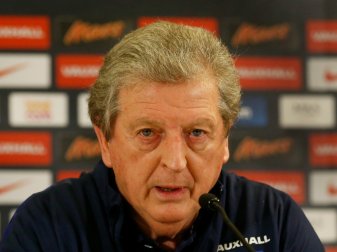 Roy Hodgson gibt seine Aufstellung bekannt (Quelle: PIXATHLON/SID-IMAGES) Roy Hodgson gibt seine Aufstellung bekannt (Quelle: PIXATHLON/SID-IMAGES)