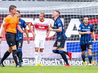Felix Platte traf beim Paderborner Kantersieg gegen Kiel doppelt. Felix Platte traf beim Paderborner Kantersieg gegen Kiel doppelt.