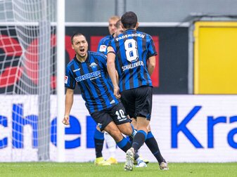 Die Paderborner besiegten Holstein Kiel mit 7:2. Die Paderborner besiegten Holstein Kiel mit 7:2.