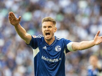 Schalkes Simon Terodde hat zwei Elfmeter verschossen, will sich aber nicht entmutigen lassen.