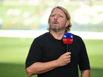 Stuttgarts Sportdirektor Sven Mislintat beim Interview. Stuttgarts Sportdirektor Sven Mislintat beim Interview.