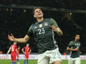 Endlich kann Mario Gomez wieder im Trikot der Nationalmannschaft jubeln. Foto: Christian Charisius Endlich kann Mario Gomez wieder im Trikot der Nationalmannschaft jubeln. Foto: Christian Charisius