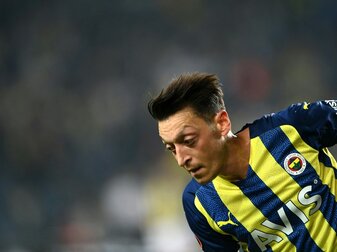 Özil gibt Debüt für Basaksehir Özil gibt Debüt für Basaksehir