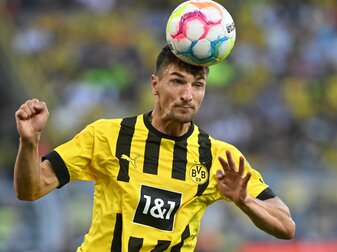 Der FC Barcelona soll angeblich Interesse an BVB-Verteidiger Thomas Meunier haben. Der FC Barcelona soll angeblich Interesse an BVB-Verteidiger Thomas Meunier haben.