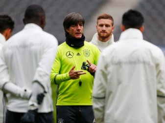 Löw und die DFB-Elf treffen auf Italien (Quelle: pixathlon/SID-IMAGES) Löw und die DFB-Elf treffen auf Italien (Quelle: pixathlon/SID-IMAGES)