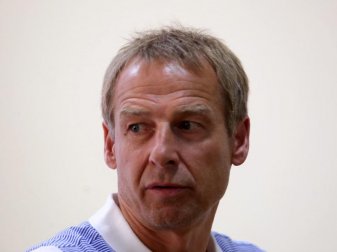 Jürgen Klinsmann muss mit seinem US-Team noch ein paar Punkte einsammeln. Foto: Esteban Biba Jürgen Klinsmann muss mit seinem US-Team noch ein paar Punkte einsammeln. Foto: Esteban Biba