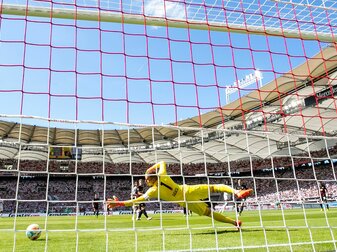 Leipzigs Torwart Peter Gulacsi kehrt in das Team zurück. Leipzigs Torwart Peter Gulacsi kehrt in das Team zurück.