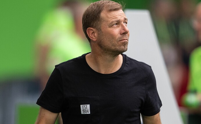 Schalkes Trainer Frank Kramer erwartet von seinem Team mehr Klarheit.