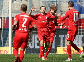 Halle gibt zweiten Saisonsieg aus der Hand Halle gibt zweiten Saisonsieg aus der Hand
