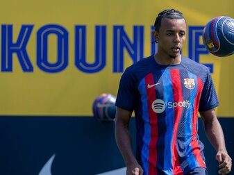 Spielberechtigt für den FC Barcelona: Neuzugang Jules Koundé. Spielberechtigt für den FC Barcelona: Neuzugang Jules Koundé.