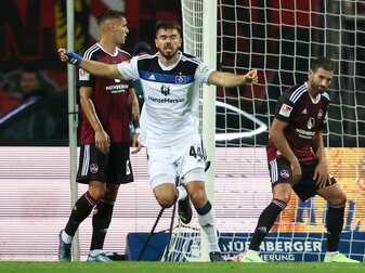 Mario Vuskovic (M) jubelt über seinen Treffer zum 1:0 für den HSV in Nürnberg. Mario Vuskovic (M) jubelt über seinen Treffer zum 1:0 für den HSV in Nürnberg.