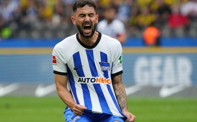 Herthas Marco Richter ärgert sich nach einer verpassten Torchance.
