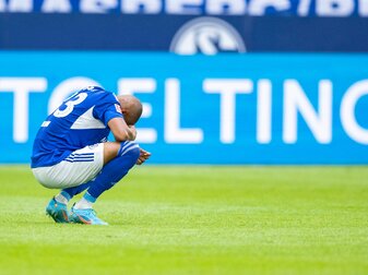 Malick Thiaw erlebte mit Schalke ein Debakel und könnte den Club verlassen. Malick Thiaw erlebte mit Schalke ein Debakel und könnte den Club verlassen.