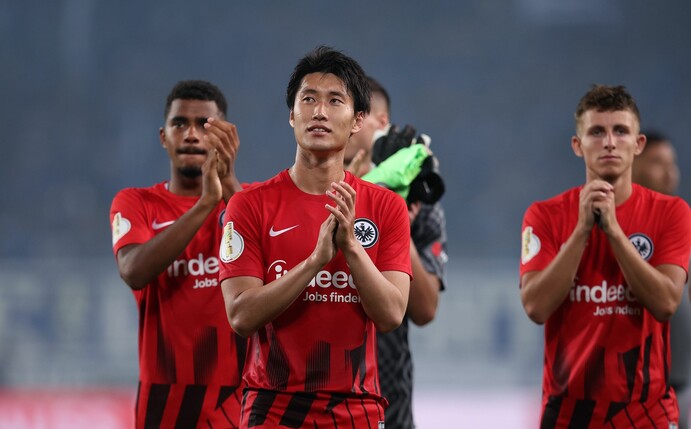 Der Japaner Daichi Kamada (M.) wird mit Benfica in Verbindung gebracht.